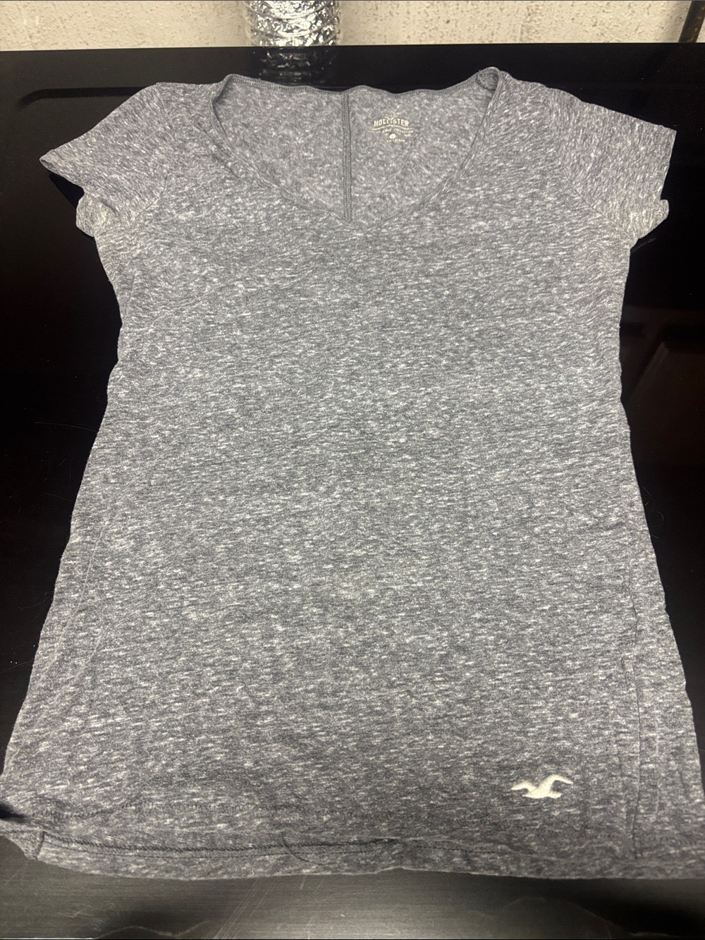 Hollister Women's Heather Gray V-Neck Short Sleeve Tee